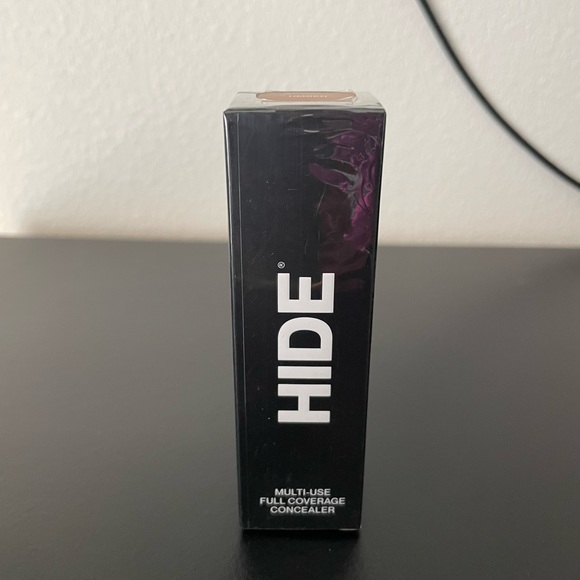 Brand New in box. Umber color. 4 left. Hide Multi-Use Full Coverage Concealers. - Picture 5 of 9